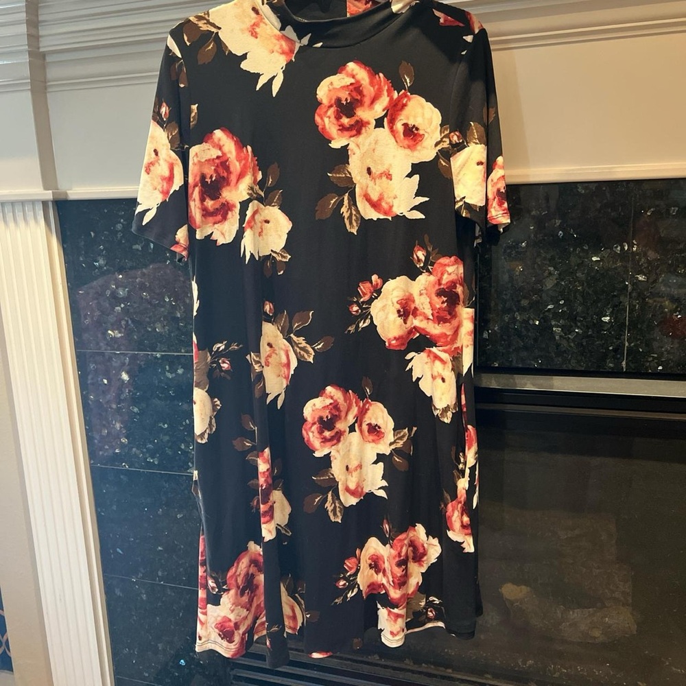 Sweet Lovely by Jen Black Floral Mini Dress size medium